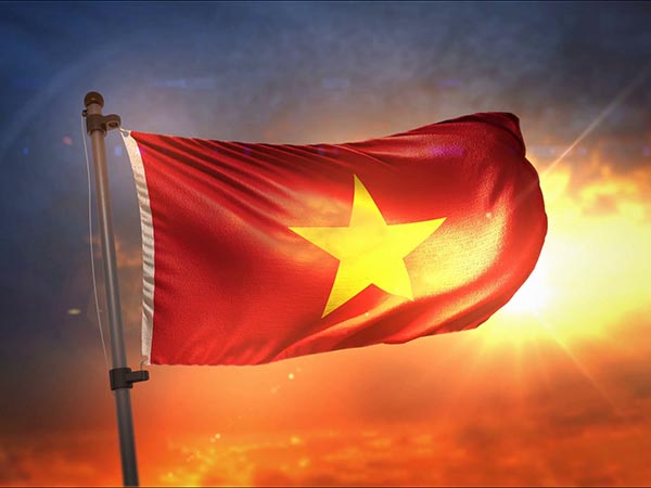 Nằm mơ thấy lá cờ đánh con gì – Ý nghĩa giấc mộng mị
