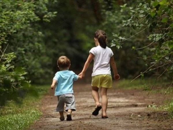 Mơ thấy chị gái đánh con gì? Báo hiệu điều gì?