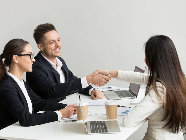 Giấc mơ thấy khách hàng đánh con gì chuẩn xác hữu dụng nhất?