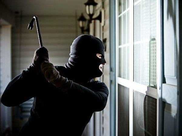 Trường hợp gặp trộm vào nhà thường báo hiệu điều gì
