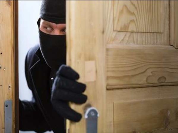 Trường hợp gặp trộm vào nhà thường báo hiệu điều gì