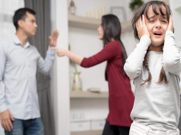 Ý nghĩa của việc tình cờ thấy bố bị mẹ chửi