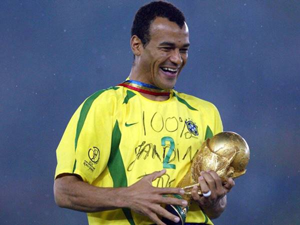 Top hậu vệ cánh phải hay nhất thế giới của làng túc cầu