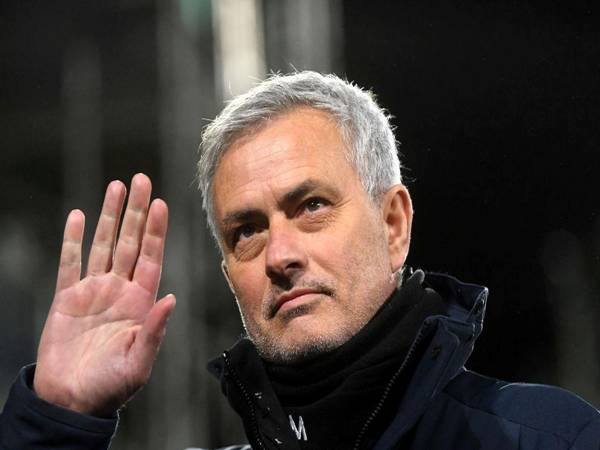 Phong cách huấn luyện cầu thủ của HLV Jose Mourinho