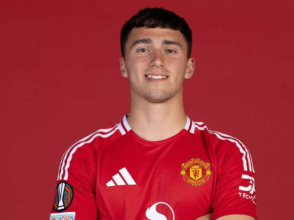 Tin MU: James Scanlon rời Old Trafford đến Swindon Town