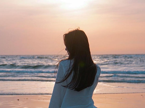 Nằm mơ thấy cô gái lạ là điềm gì, báo mộng hên hay xui?